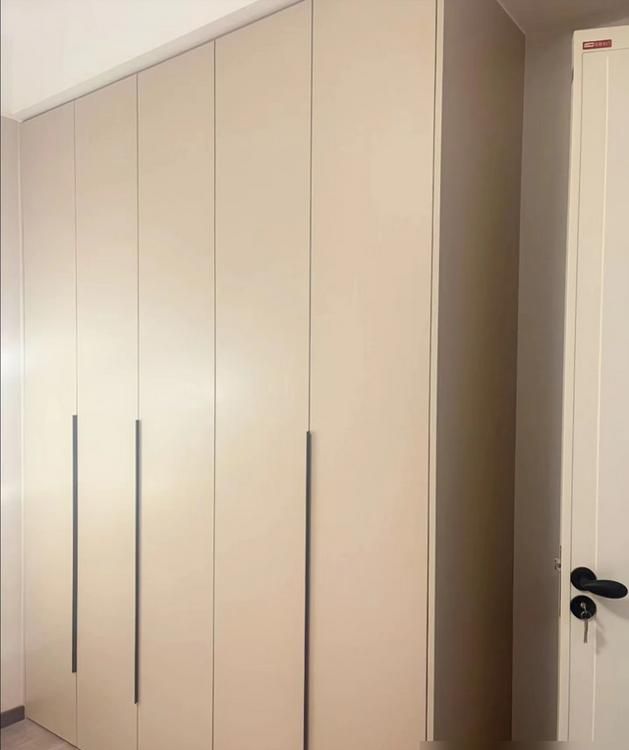 定制衣柜内外兼修，外观高颜值储物布局合理，这才是完美卧室搭配 - 家居知识