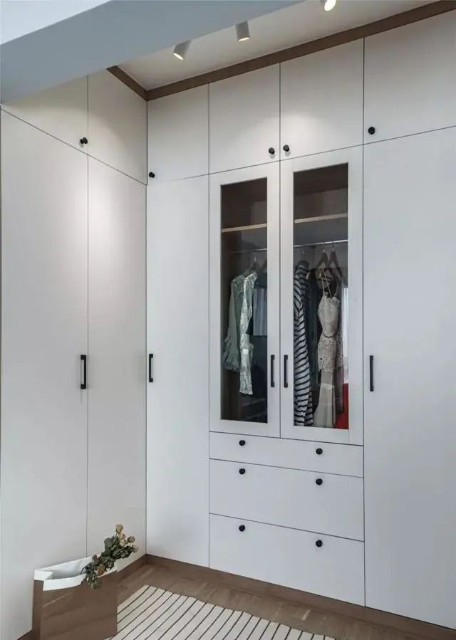 77㎡北欧风两居：软装焕新 + 蓝灰白配色，装出惬意自在的生活感 - 家居知识