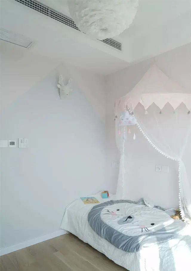 77㎡北欧风两居：软装焕新 + 蓝灰白配色，装出惬意自在的生活感 - 家居知识