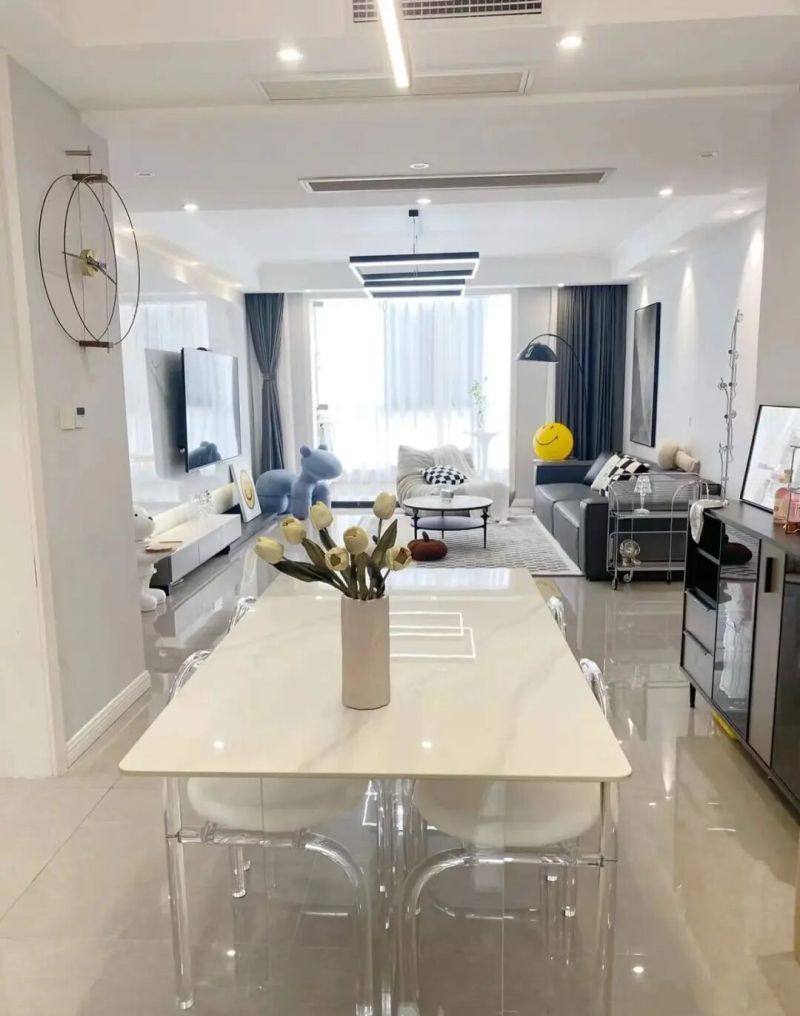 110㎡现代简约风案例：客厅电视墙人见人夸，每处细节都显大方 - 家居知识