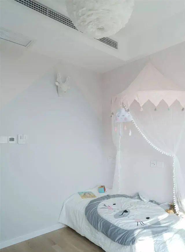 77㎡北欧风两居：软装焕新 + 蓝灰白配色，装出惬意自在的生活感 - 家居知识