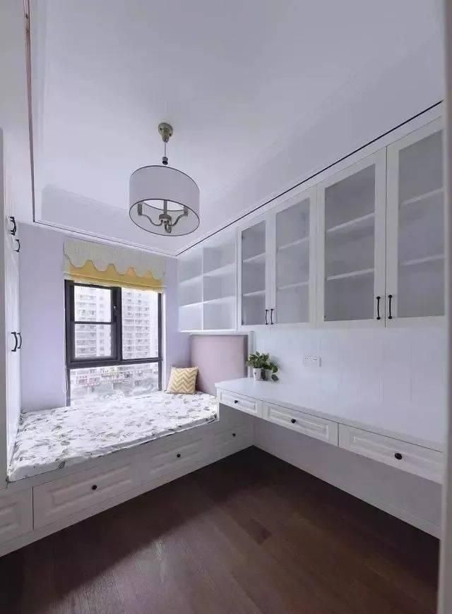 再小的卧室也不要乱装，看看这6种榻榻米，收纳强功能多，太实用 - 家居知识