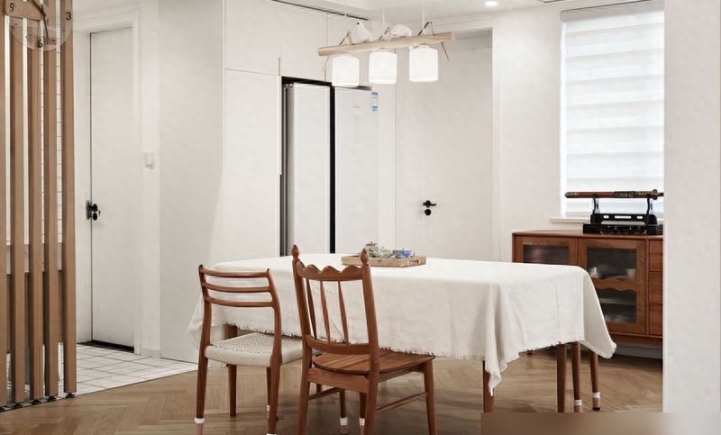 她晒出简约风美家，入住1年依旧干净整洁，窗明几净，看着好治愈 - 家居知识