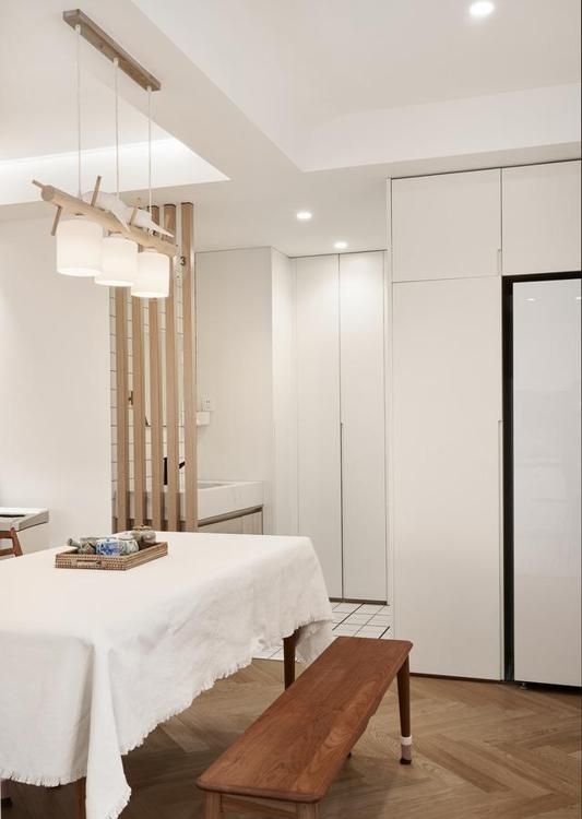 她晒出简约风美家，入住1年依旧干净整洁，窗明几净，看着好治愈 - 家居知识