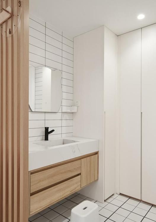 她晒出简约风美家，入住1年依旧干净整洁，窗明几净，看着好治愈 - 家居知识