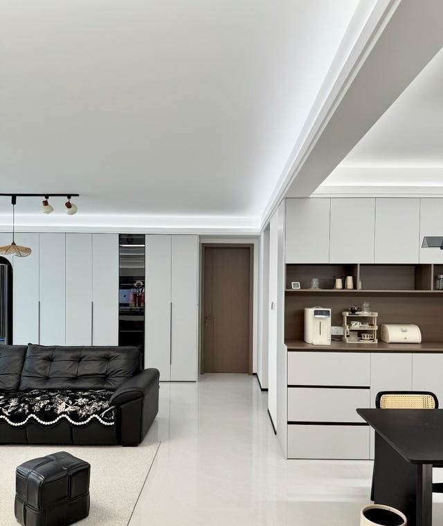 不顾家人反对，坚持装极简风，装好后反而显得高级又温馨，晒晒 - 家居知识