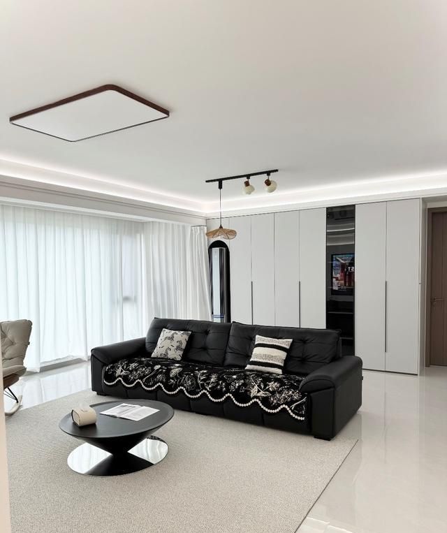 不顾家人反对，坚持装极简风，装好后反而显得高级又温馨，晒晒 - 家居知识