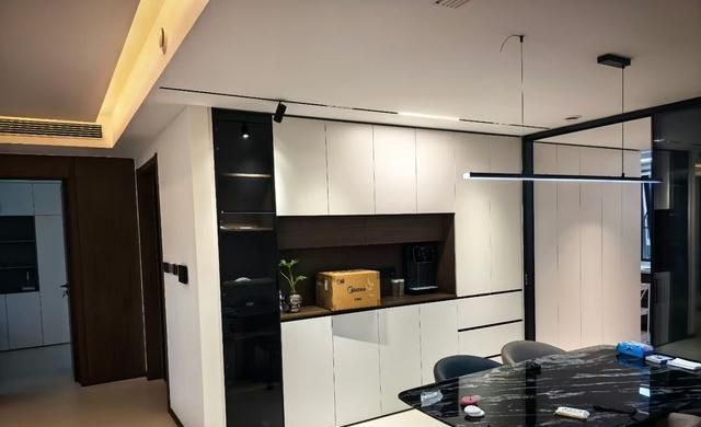 180平米意式极简风格完美落地 - 家居知识