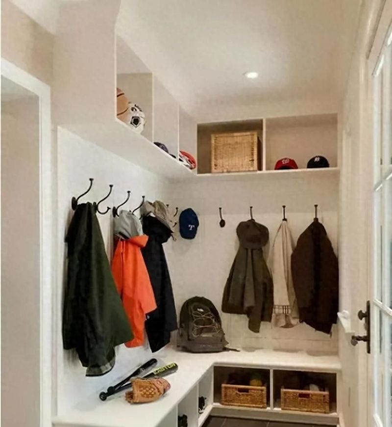 玄关空间大改造，打造实用衣帽间，换鞋换衣超方便