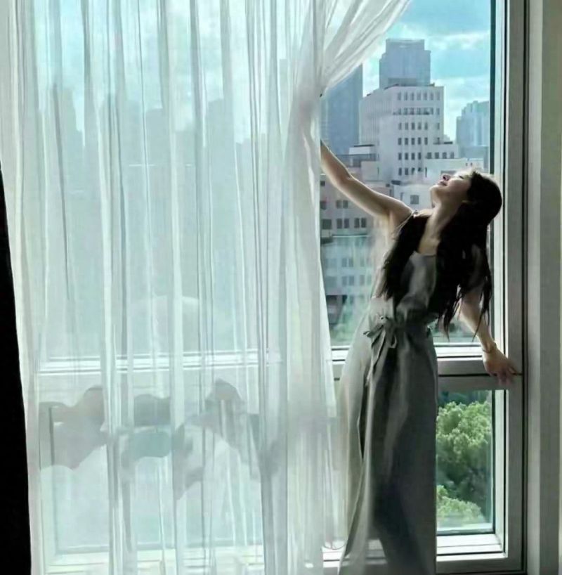 赵露思300㎡成都空中豪宅曝光！奶油色混搭打造高级感秘境