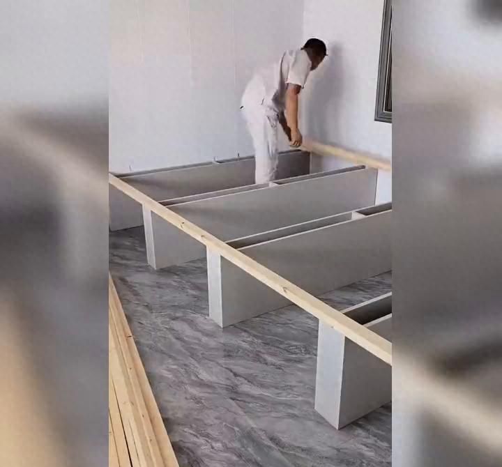 极简风装修现场实拍，专业施工打造干净利落空间