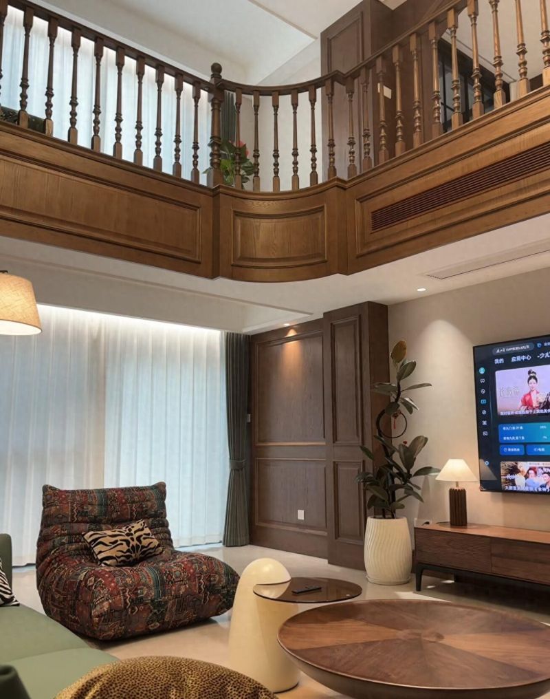 美式复古木质别墅｜温暖治愈的质感家居空间