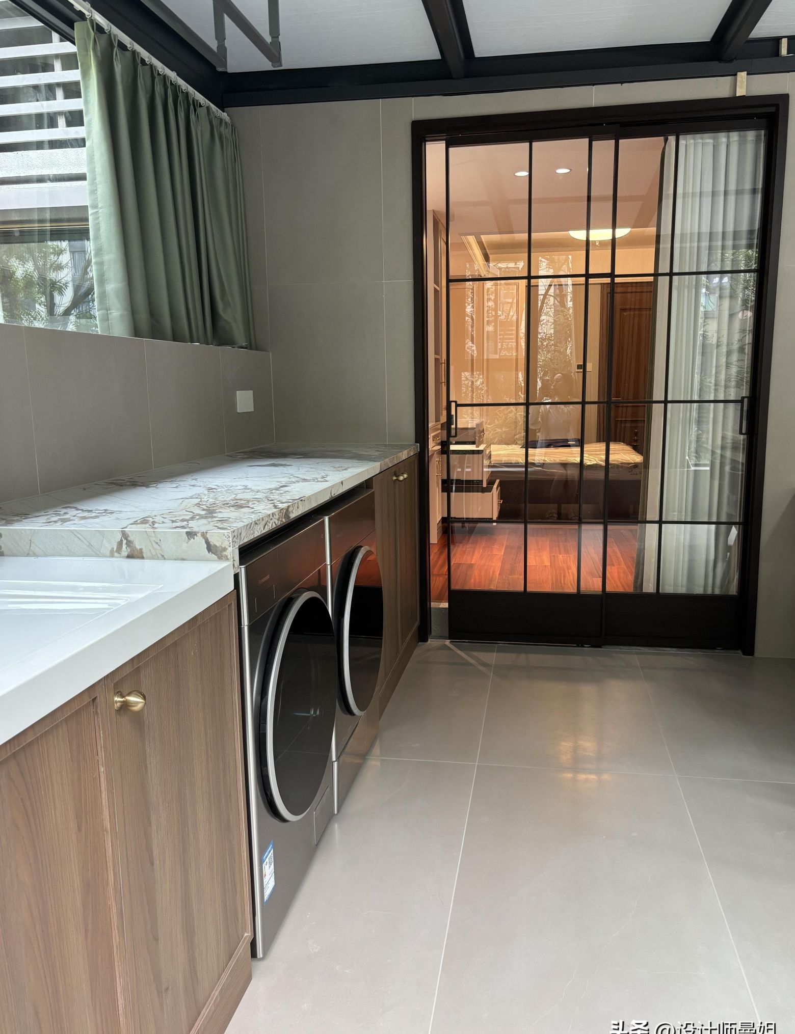 别墅设计｜美式复古风别墅，木质控的温暖治愈家🏡 - 家居知识