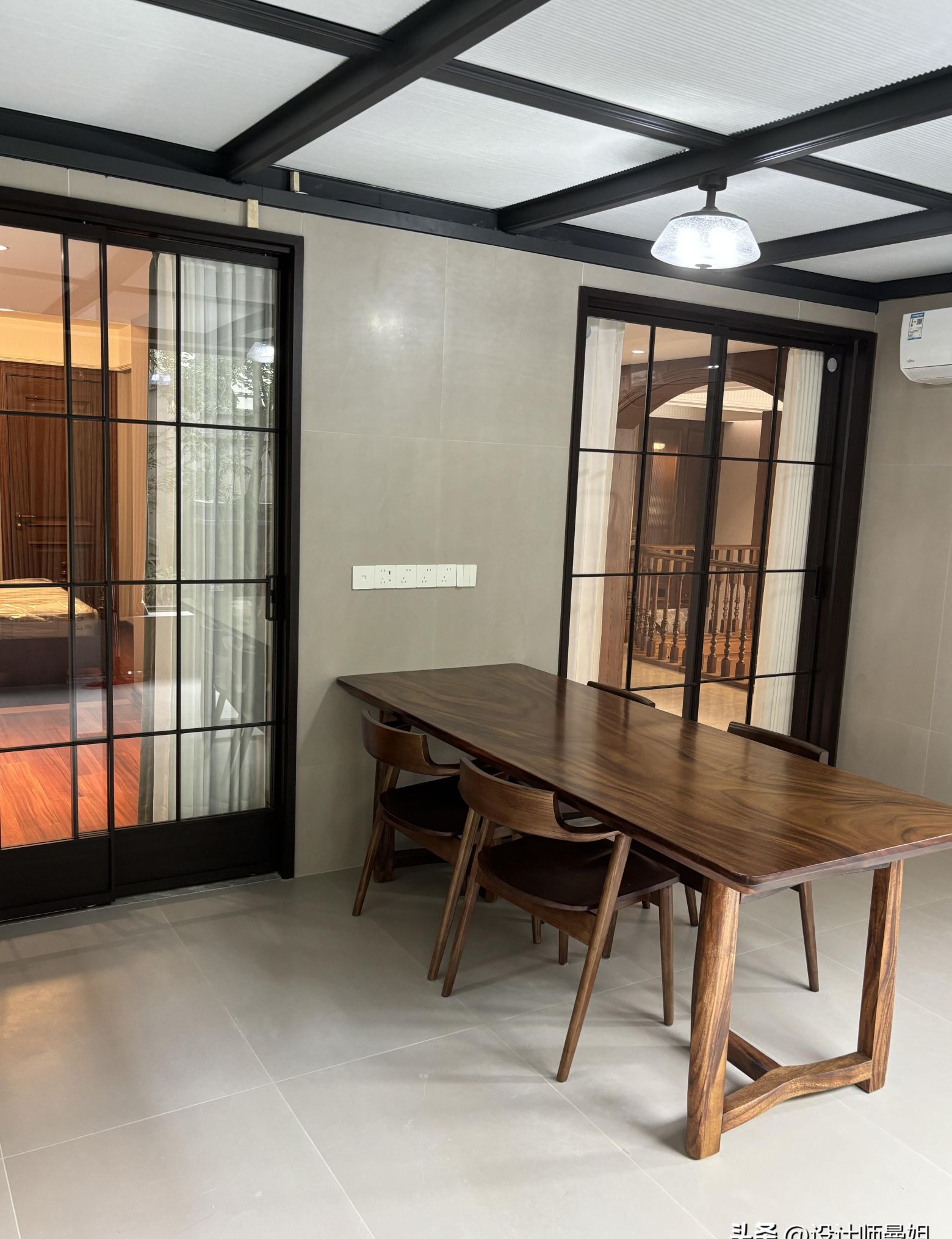 别墅设计｜美式复古风别墅，木质控的温暖治愈家🏡 - 家居知识