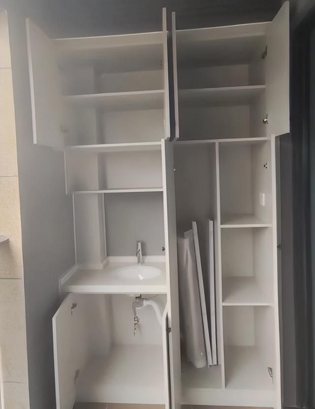 老婆不听劝，非要在阳台装柜子！入住3个月：哭着拆掉了！ - 家居知识