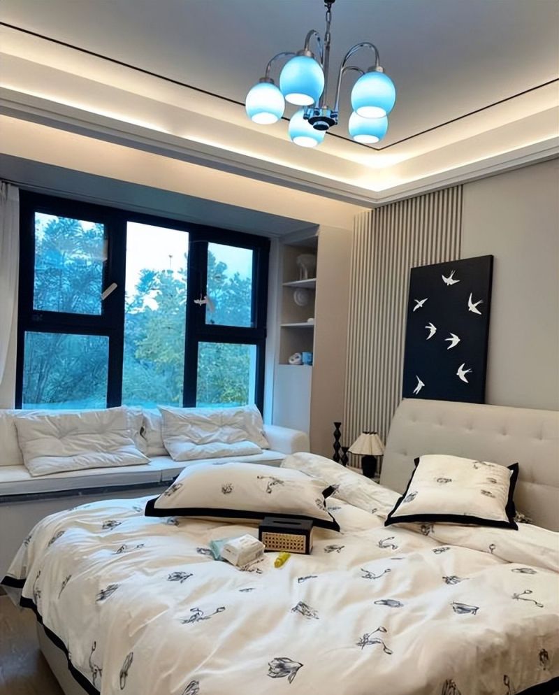 不买沙发，舍弃餐桌，阳台打一排矮柜，一进客厅被惊艳了！ - 家居知识