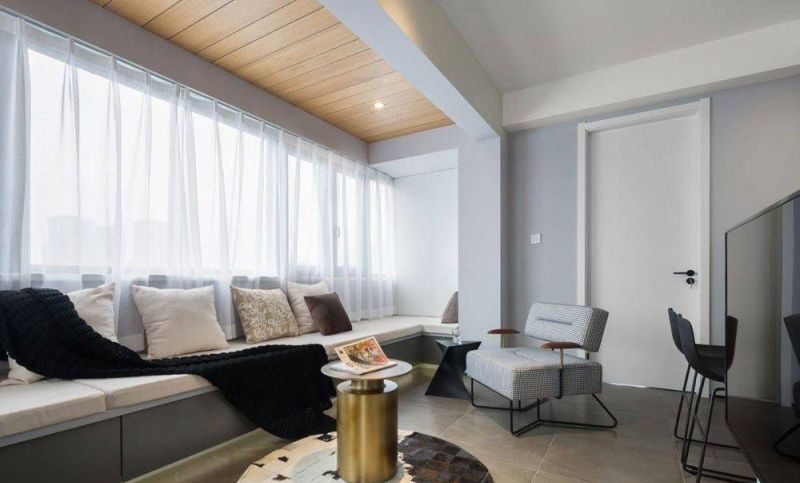 不买沙发，舍弃餐桌，阳台打一排矮柜，一进客厅被惊艳了！ - 家居知识