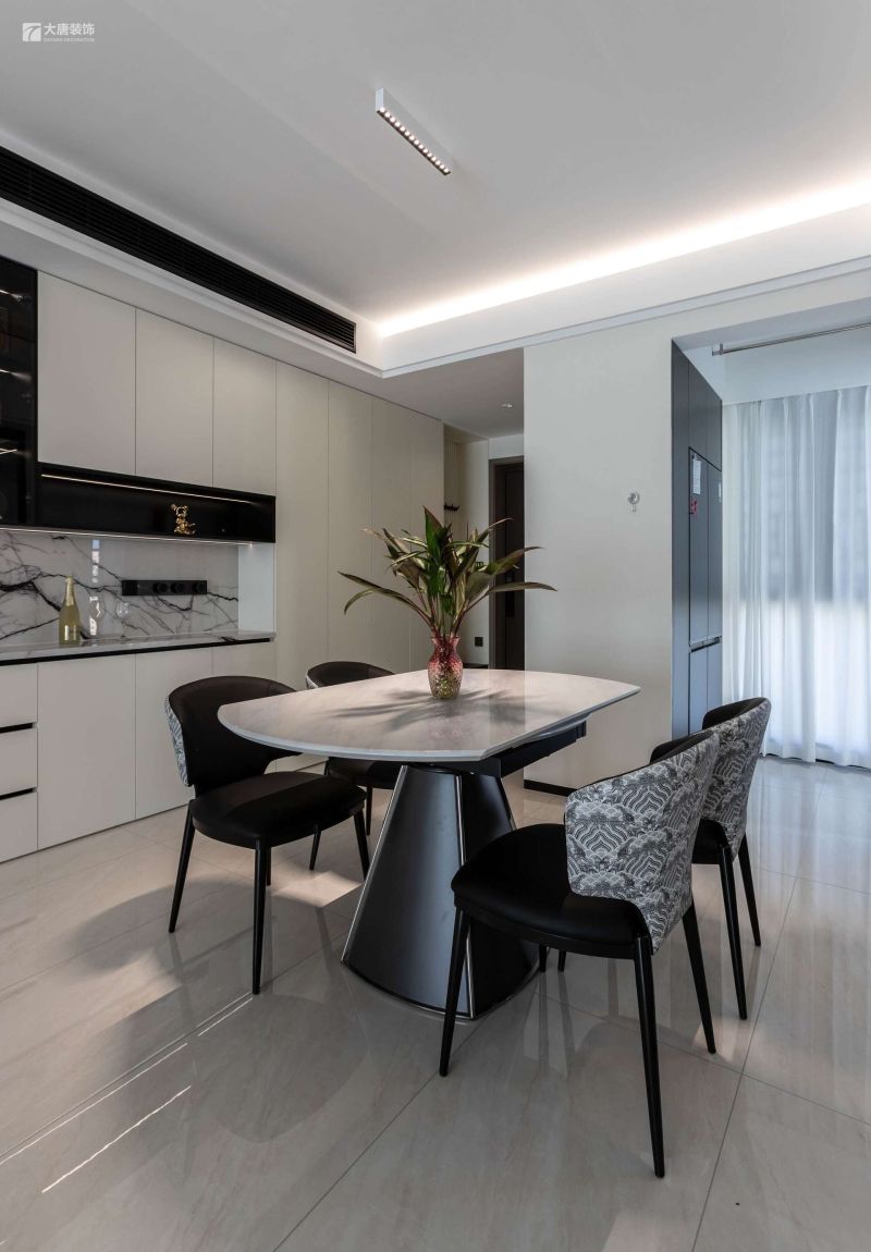 株洲装修设计：美的铂悦府130㎡现代风格，黑白空间充实而丰富 - 家居知识