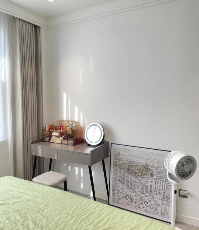 北京一户人家火了，坚持极简装修，全屋大白墙+无主灯，太实用了 - 家居知识