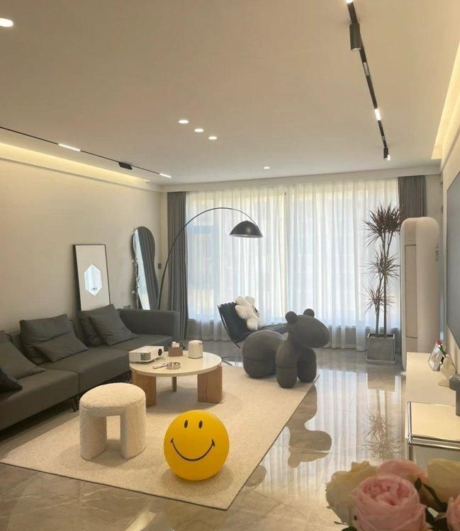 北京一户人家火了，坚持极简装修，全屋大白墙+无主灯，太实用了 - 家居知识