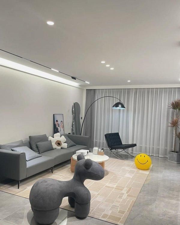 北京一户人家火了，坚持极简装修，全屋大白墙+无主灯，太实用了 - 家居知识