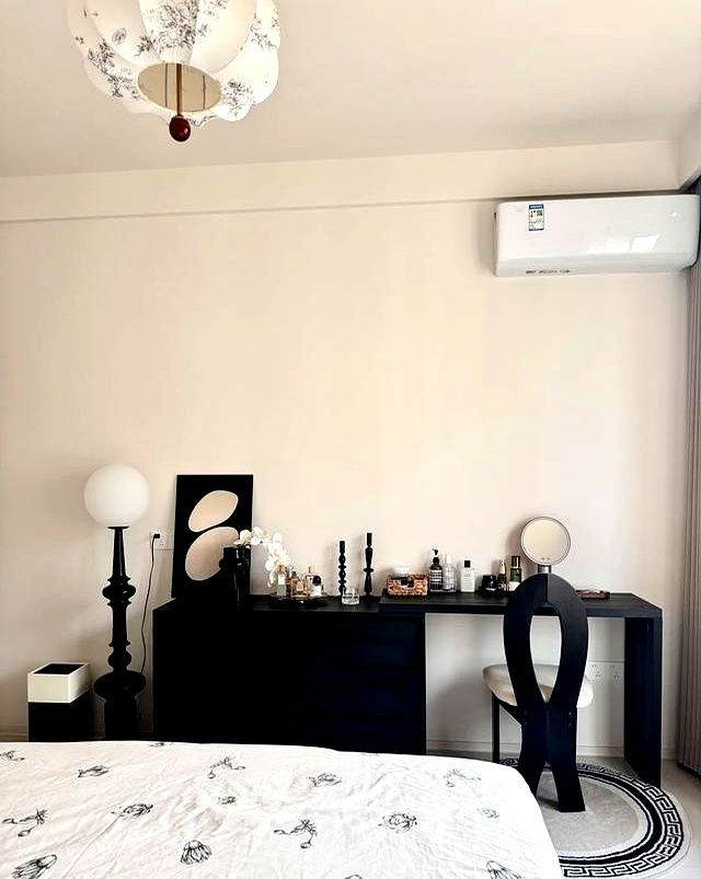 180㎡装出300㎡既视感？极简风太绝！把“显大”玩成了玄学！晒晒 - 家居知识