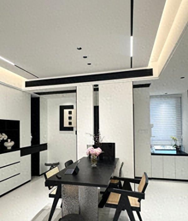 被100万人围观过的极简小家，仅一客厅就拿捏三代人审美，瞧瞧！ - 家居知识