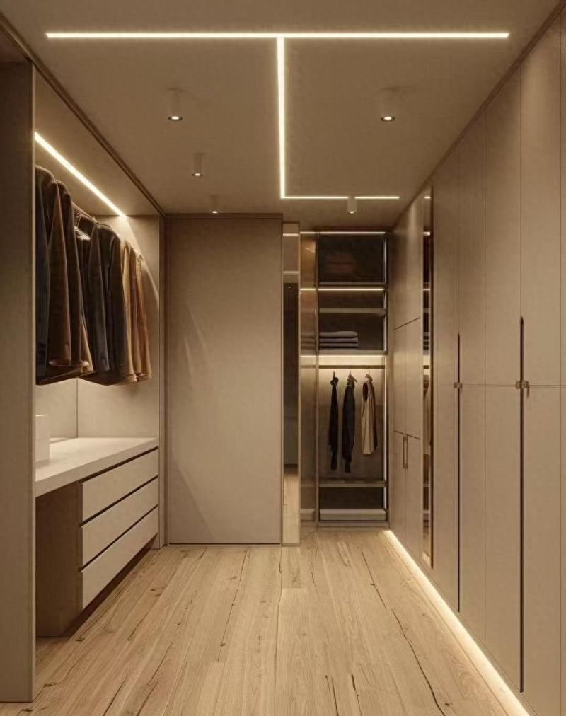 分区收纳打造雅致衣帽间，尽显生活秩序与格调