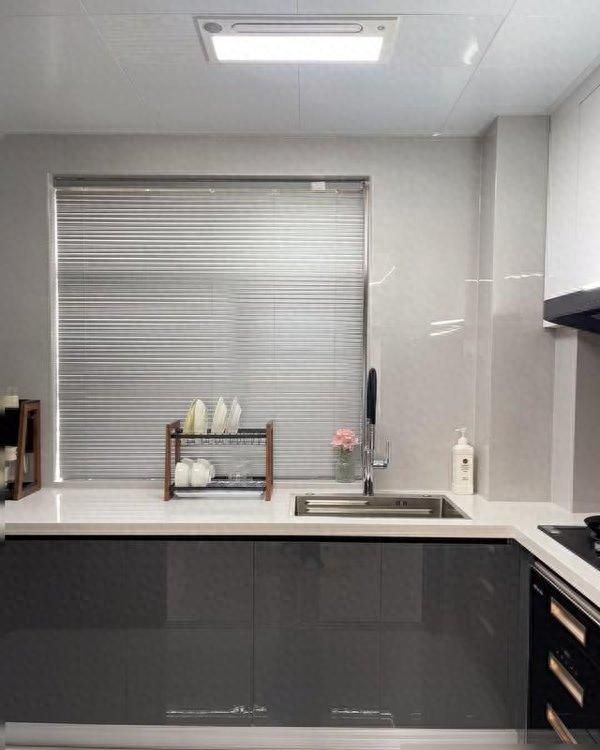 现代与中古混搭，打造温馨小家的独特魅力