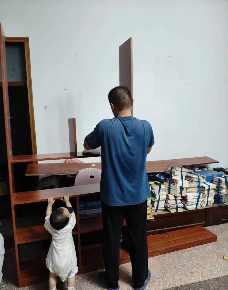 为孩子打造客厅满墙书柜第三步——安装 - 家居知识