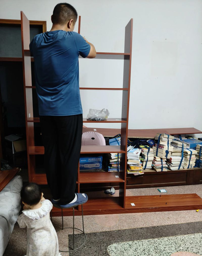 为孩子打造客厅满墙书柜第三步——安装 - 家居知识