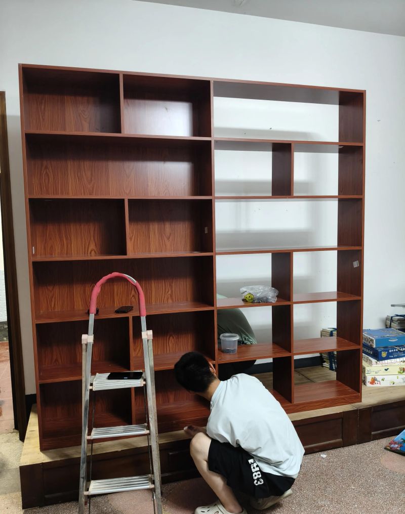 为孩子打造客厅满墙书柜第三步——安装 - 家居知识