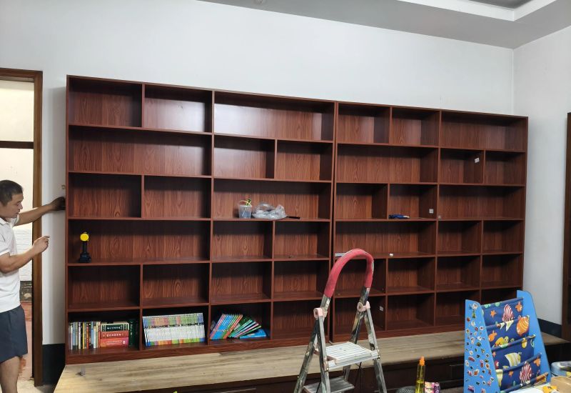 为孩子打造客厅满墙书柜第三步——安装 - 家居知识