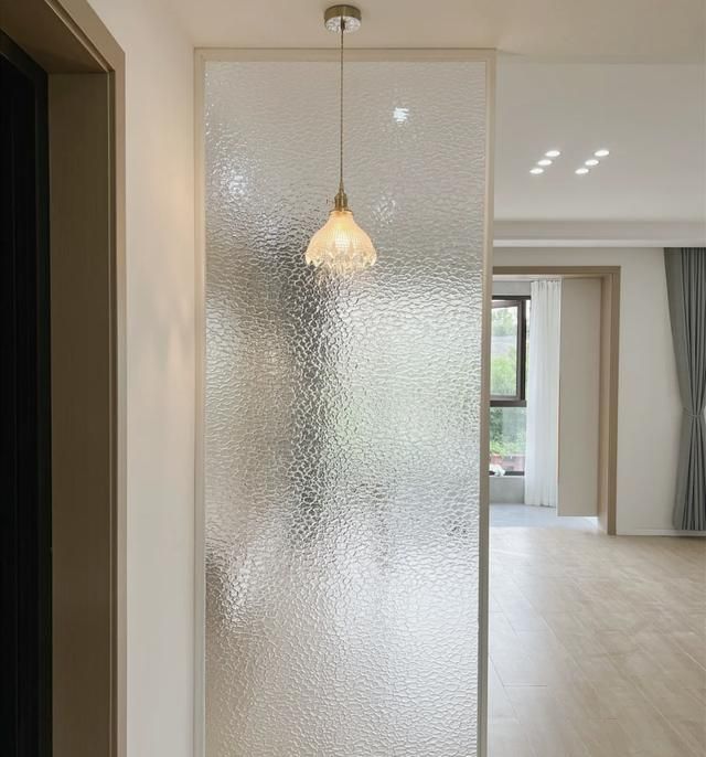 家里没有玄关，如何造出来一个既能收纳又美观的隔断？ - 家居知识