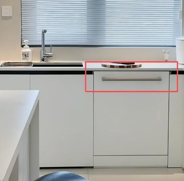 橱柜定制翻车实录：这8个‘隐藏雷区’，90%人已中招！ - 家居知识