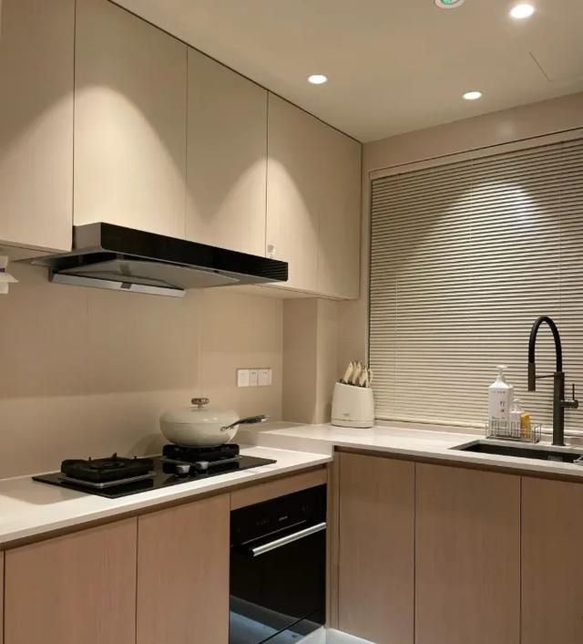 橱柜定制翻车实录：这8个‘隐藏雷区’，90%人已中招！ - 家居知识