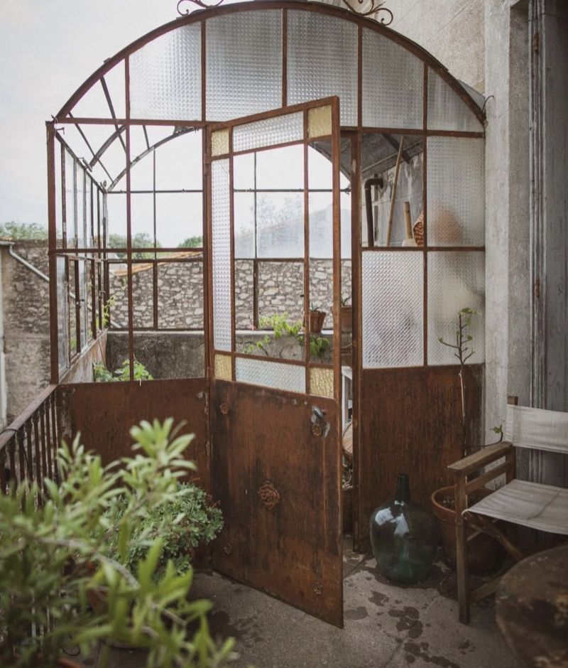 她在法国南部的家，与自然亲近的装饰，朴素复古却不失法式的优雅 - 家居知识