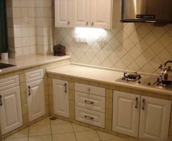 定做整体橱柜要2万，真黑！瓦工做个砖砌橱柜3千多搞定！逆天了 - 家居知识