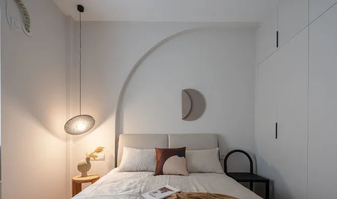 60㎡老破小爆改为中古风之家，拱形元素解决梁柱问题 - 家居知识