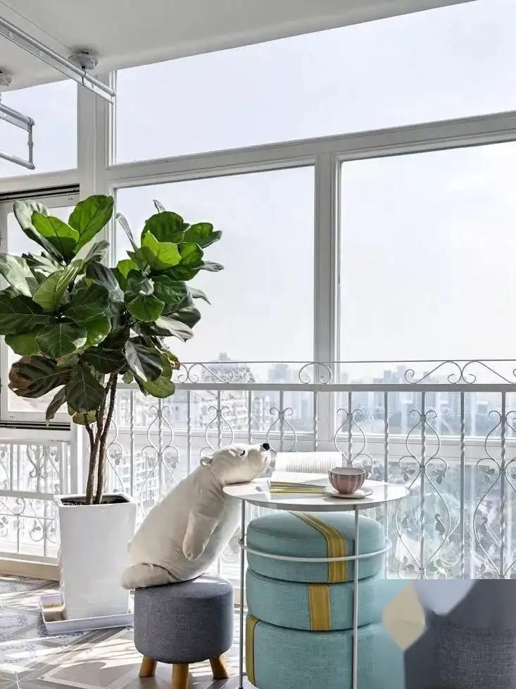 80㎡也能有童话家！北欧风小两居 + 带阳台主卧，优雅显贵还不挤 - 家居知识