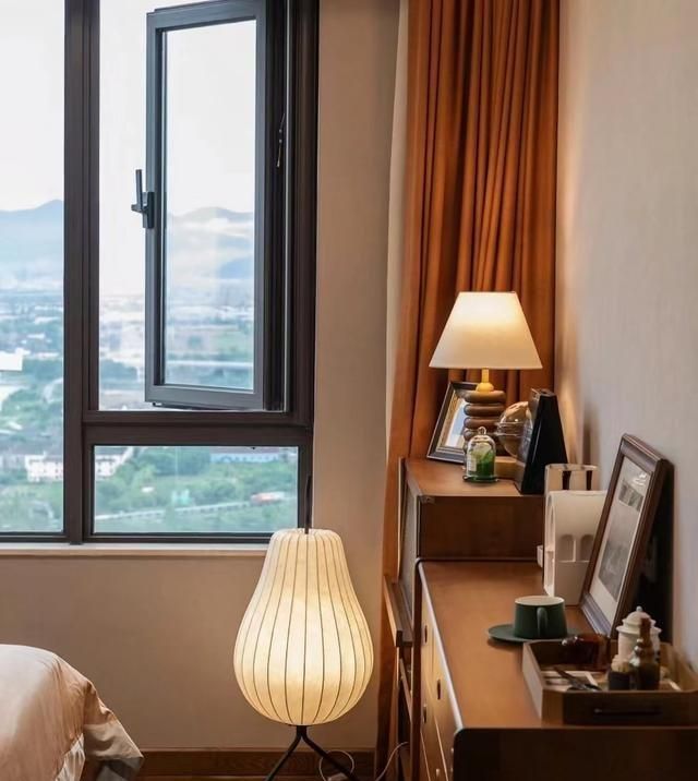 上海夫妇坚持极繁主义，把空无一物的家填成了杂货铺，高级感满满 - 家居知识