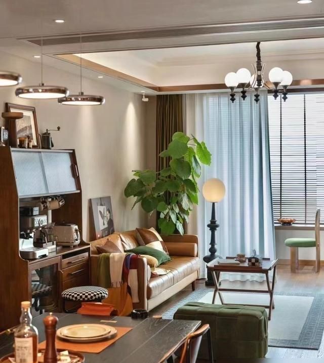 上海夫妇坚持极繁主义，把空无一物的家填成了杂货铺，高级感满满 - 家居知识