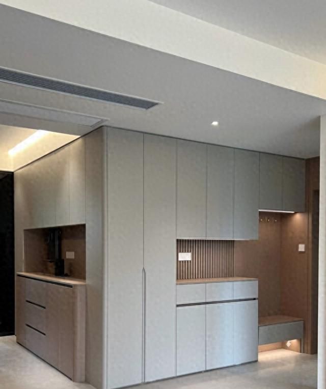 奶油风全屋定制，小空间也能‘显大’的秘诀