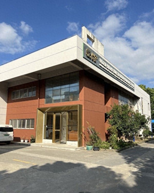 专业恒温酒柜与地下酒窖定制厂家推荐指南