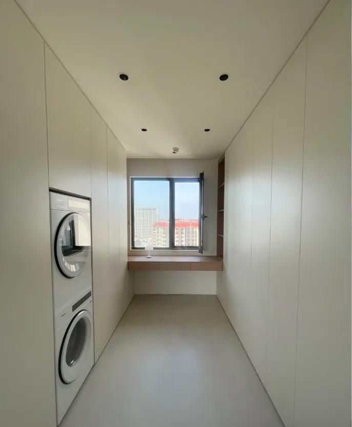 年轻人太会了！「洗烘机衣帽间一体化」设计，收纳力和颜值封神！ - 家居知识