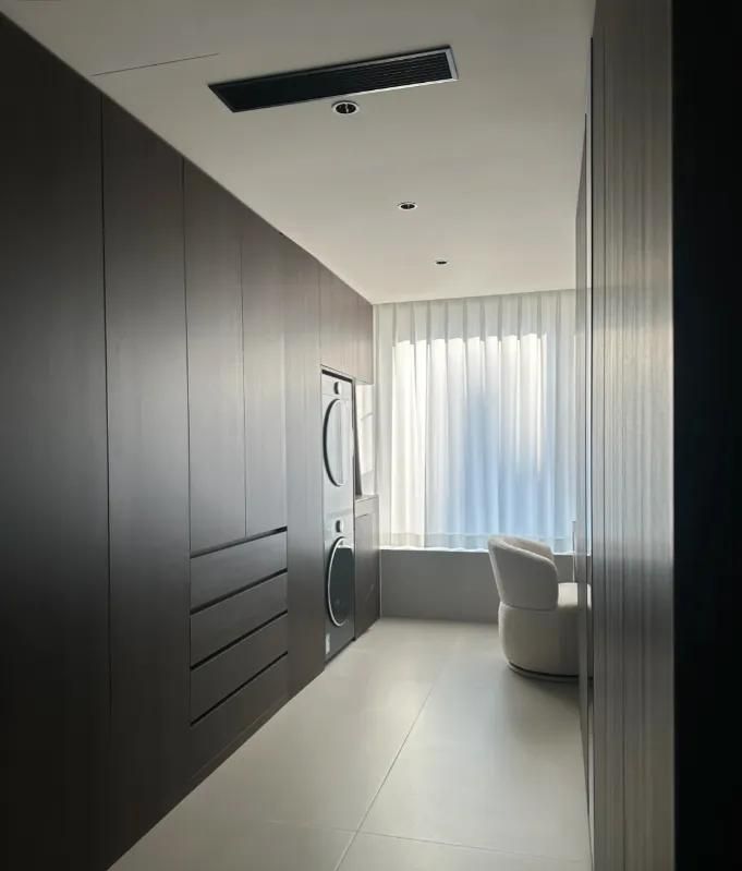 年轻人太会了！「洗烘机衣帽间一体化」设计，收纳力和颜值封神！ - 家居知识