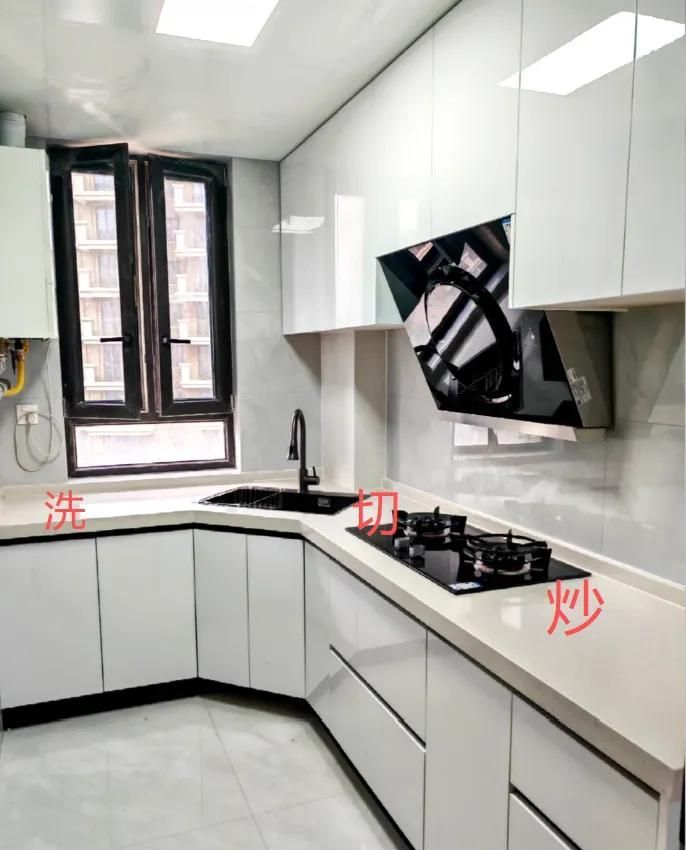 年轻人太会了！「洗烘机衣帽间一体化」设计，收纳力和颜值封神！ - 家居知识