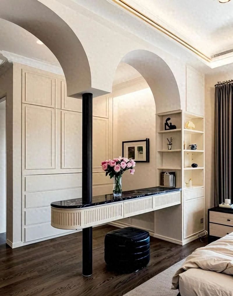 老公巧用卧室隔断打造衣帽间，空间利用太聪明！