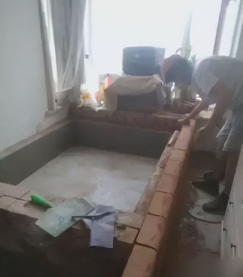 老公用500块砖打造榻榻米，网友热议：简直是东北热炕头！ - 家居知识