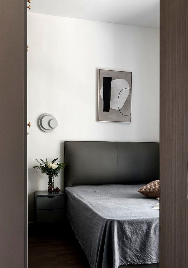 103平现代风简约美家，烟灰与木色打造时尚前卫宅，大气还美观 - 家居知识